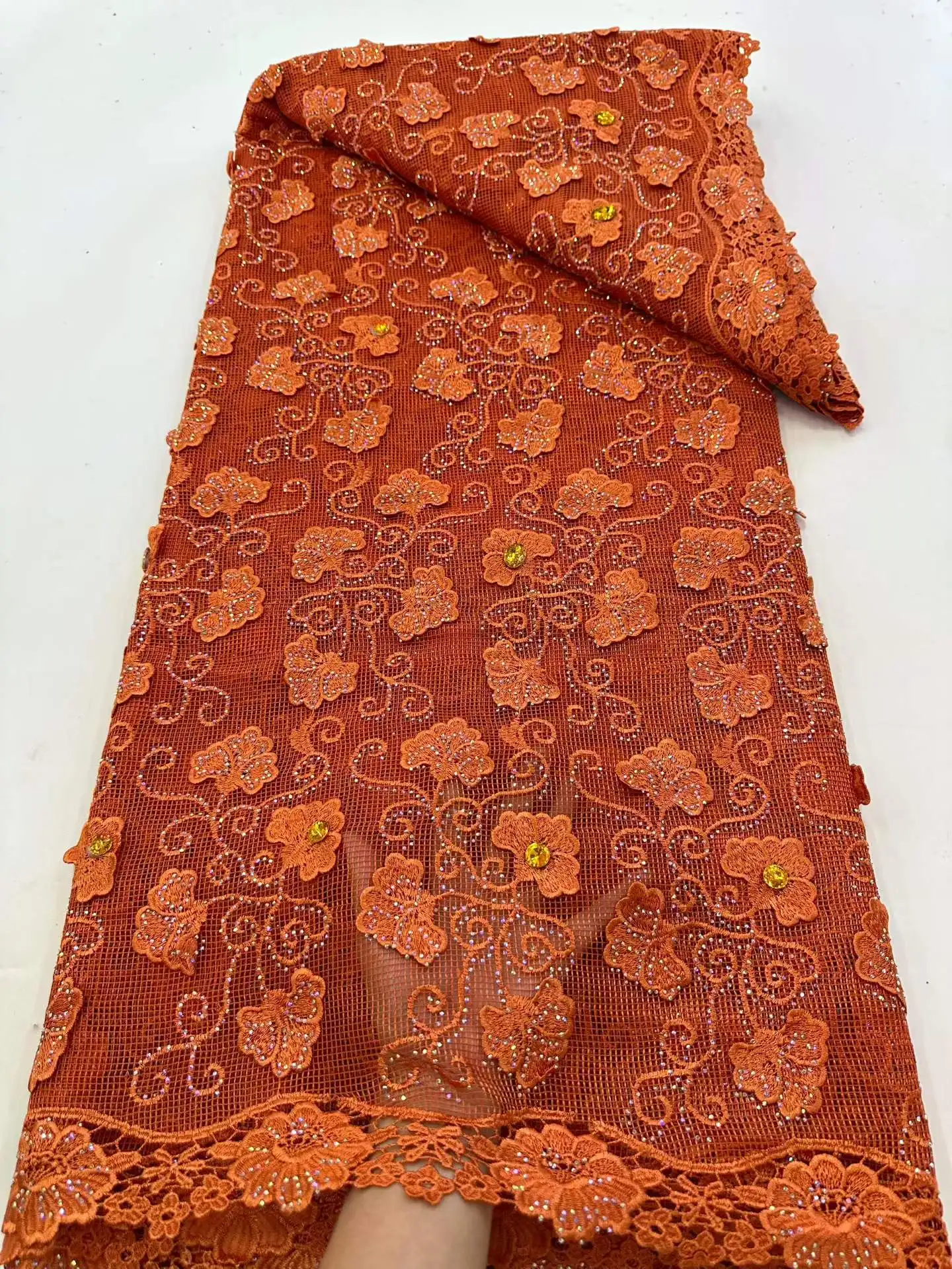 

Шифоновая нигерийская кружевная ткань 2025 года высокого качества с вышивкой камнями, тюль с камнями, гипюр, водорастворимая, 5 ярдов, для свадебных платьев