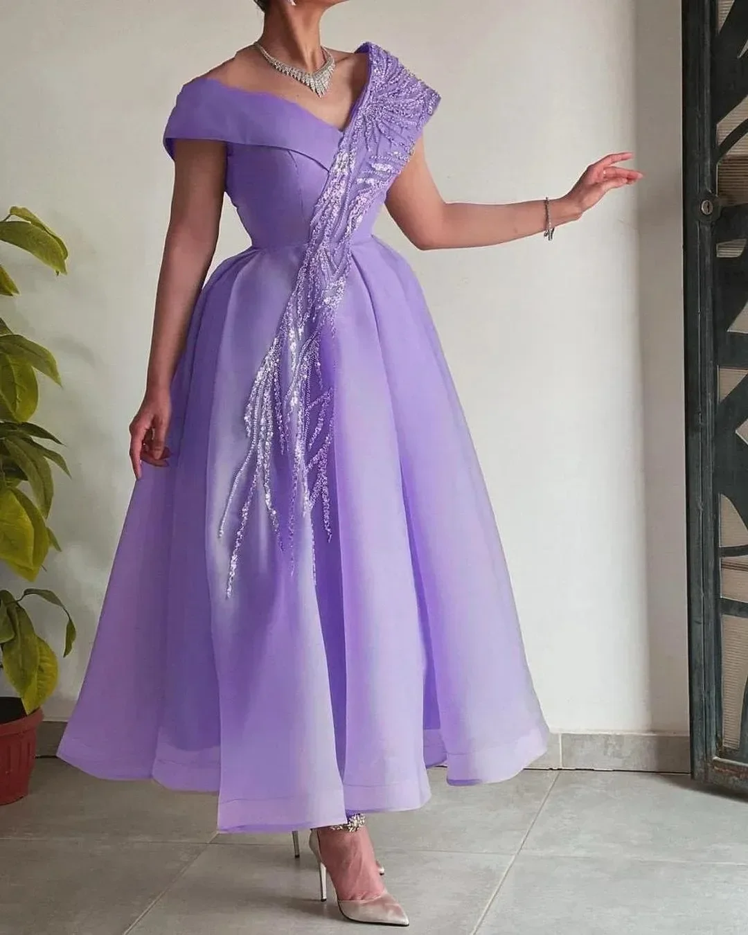 

New Design Off Shoulder Evening Formal Dress 2026 Lace Appliques Organza Saudi Arabic Prom Dresses Pagenat Party Gowns