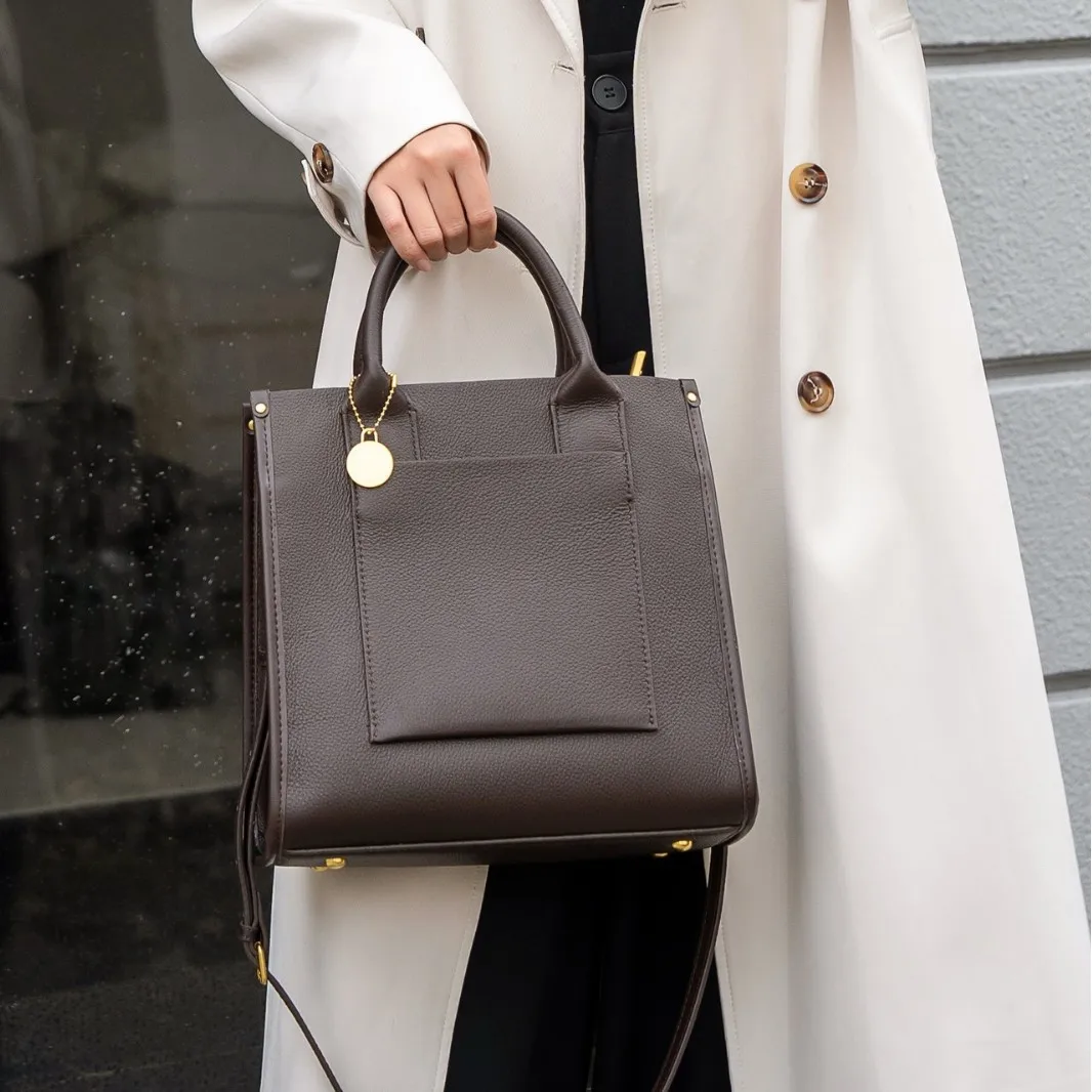 

Stylish Atmospheric Women's Tote Bag Unisex Leather Shoulder Crossbody Bag Large Capacity Textured Commuter Tote Bag