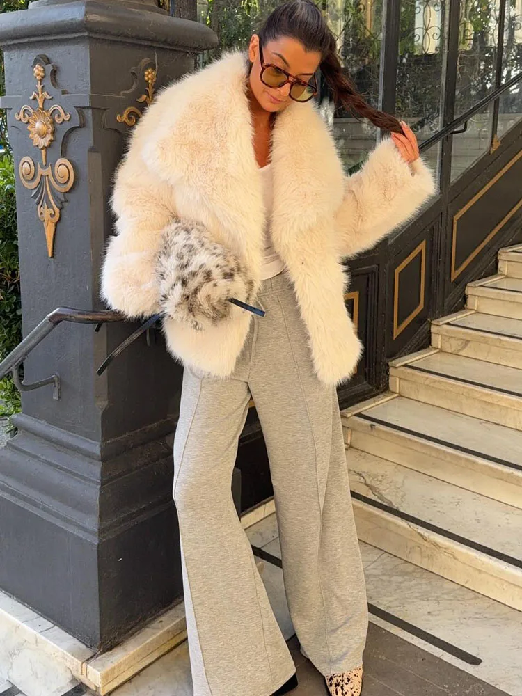 HH 2025 Vintage dámská zkrácená bunda z umělé kožešiny s dlouhým rukávem a odkládacím límcem, dámská plyšová vlněná bunda, elegantní dámská kožešinová svrchní oblečení - náhled 4