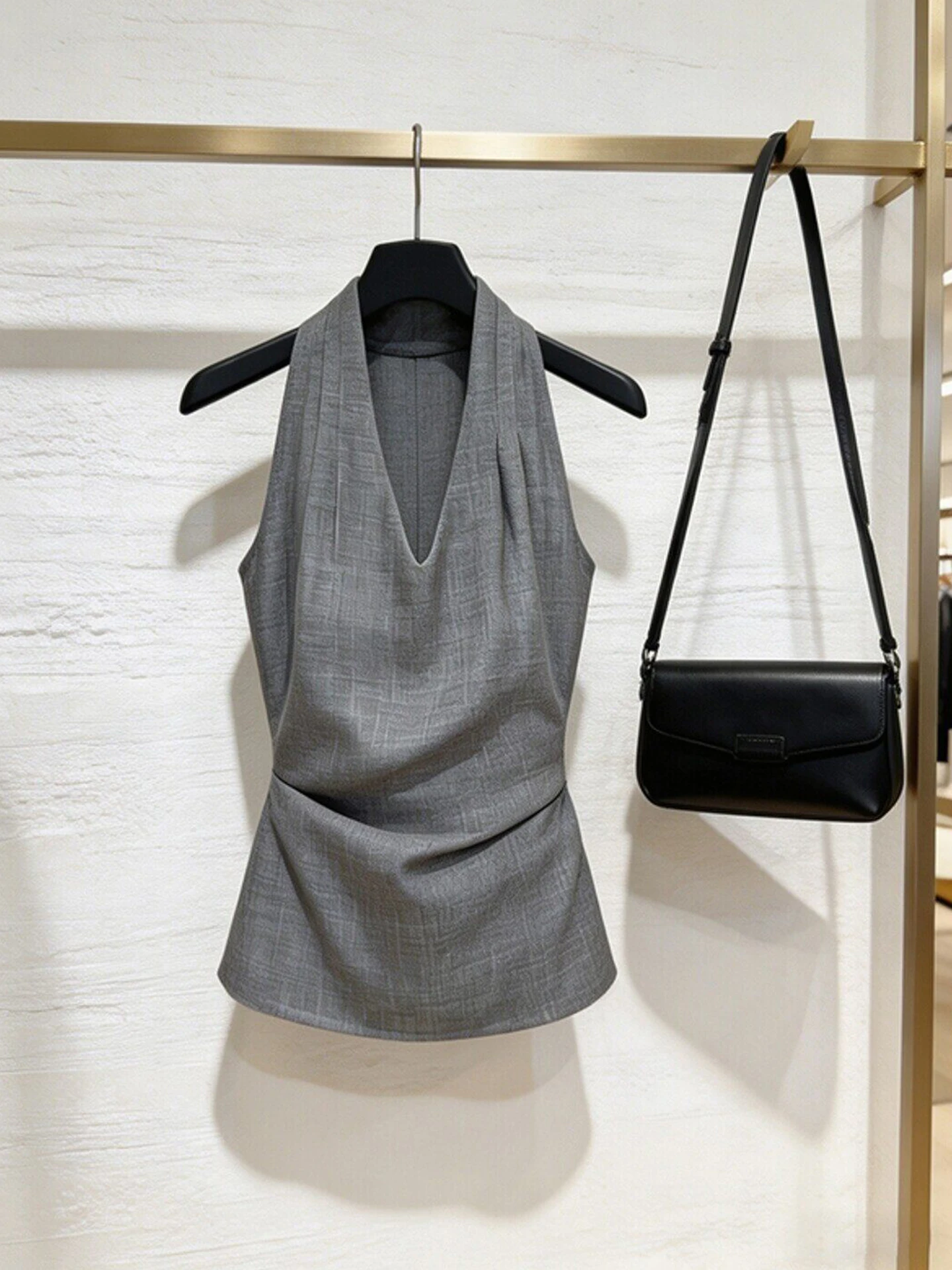 

Chic Korean Design V-Neck Pullover Vest Sleeveless Summer Slimming Commute Versatile Women's Shirt Straight Cut Silk Top