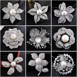 Elegant Pearl Flower Women's Brooches Luxury Zircon Corsage Overcoat Dress Pins 2023 Autumn Winter Accessories Snowflake Broche