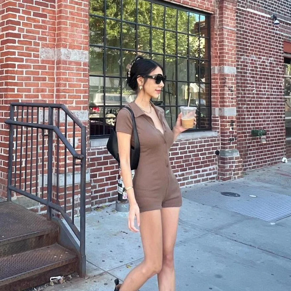 Damen-Romper mit Polokragen und Knopfleiste, Figurbetonter Mini-Jumpsuit, Sexy Frühling-Sommer Streetwear, Einteiliger Yoga-Playsuit – Detail 5