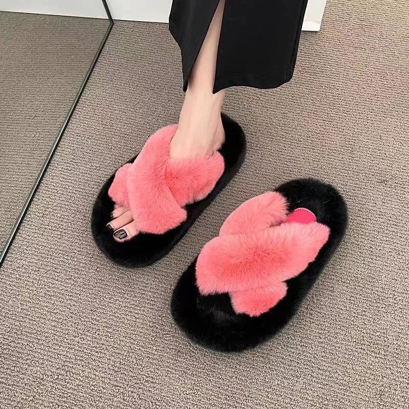 Sandal wanita, sandal berbulu kelas atas sol tebal untuk wanita pakaian luar musim dingin mode baru kartun gaya malas sandal katun rumah 39 Hot Sale40