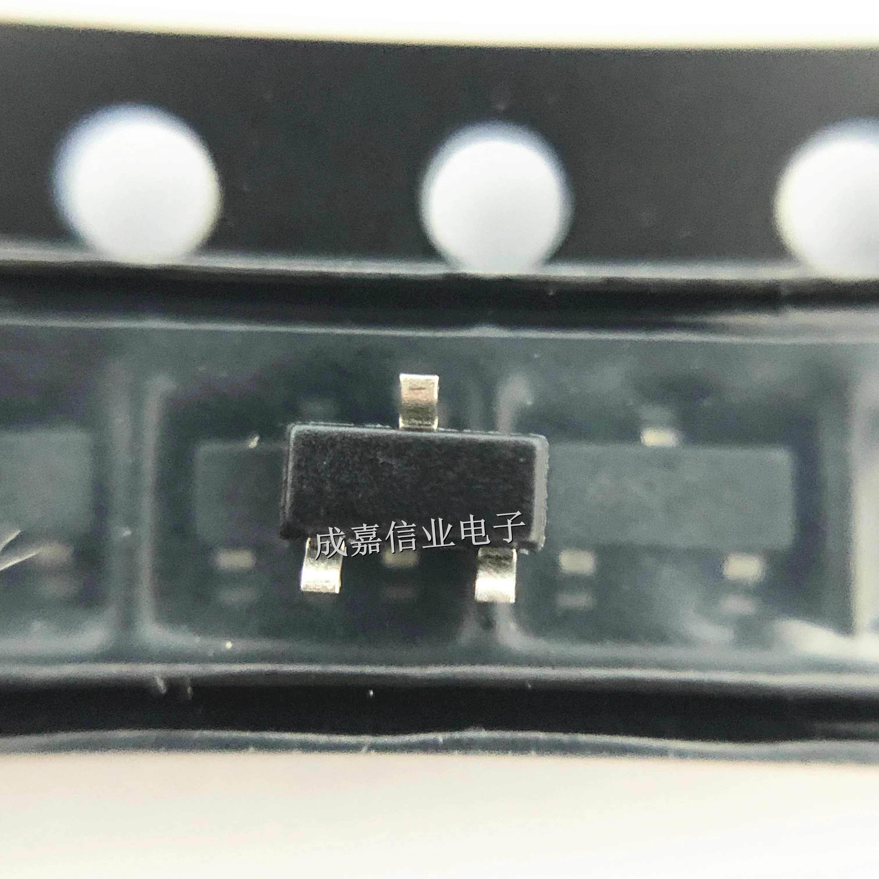 10pcs/Lot LM4040C50IDBZR SOT-23-3 MARKING;4NC3 Voltage References 15mA 5V Operating Temperature:- 40 C-+ 125 C