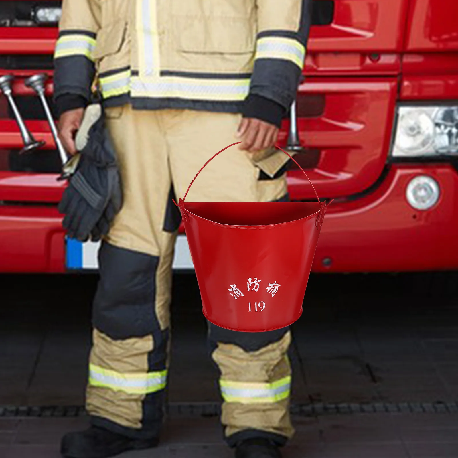 Balde de areia de emergência vermelho, ferro reforçado, equipamento de combate a incêndios, recipiente de areia semicircular criativo para uso de bombeiro, 1 peça