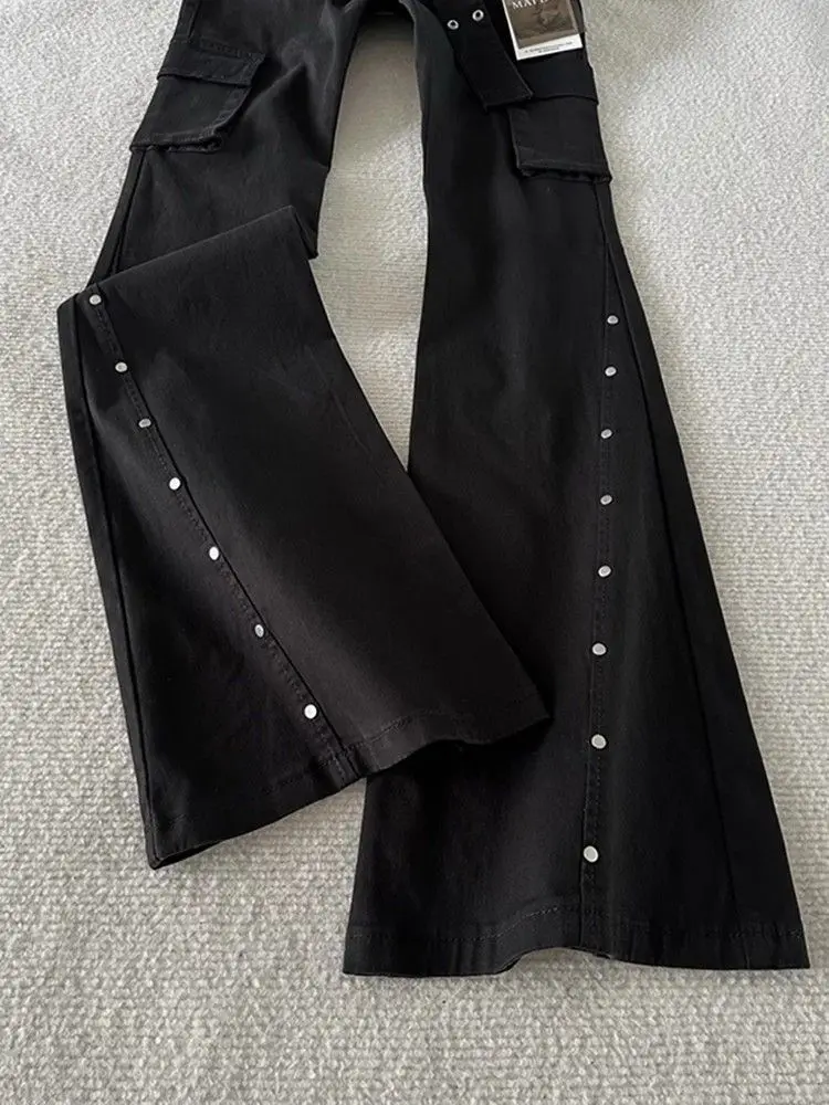 2025 American Retro Dark Gothic Jeans Damen High-Street Mid-Rise Nietenverzierte Schlaghose Y2K Ästhetische Cargohose Herbst