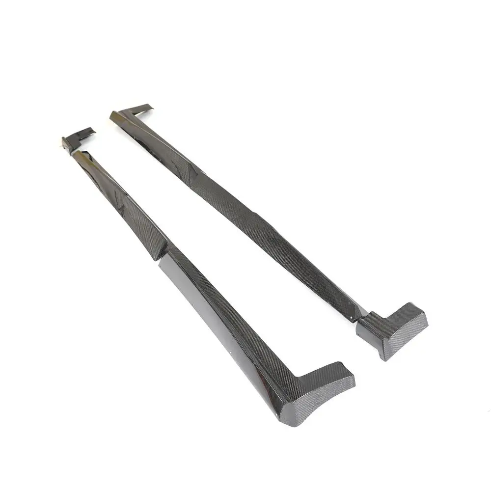 تنانير جانبية من ألياف الكربون لسيارة RSQ8 سيدان 4 أبواب 2021