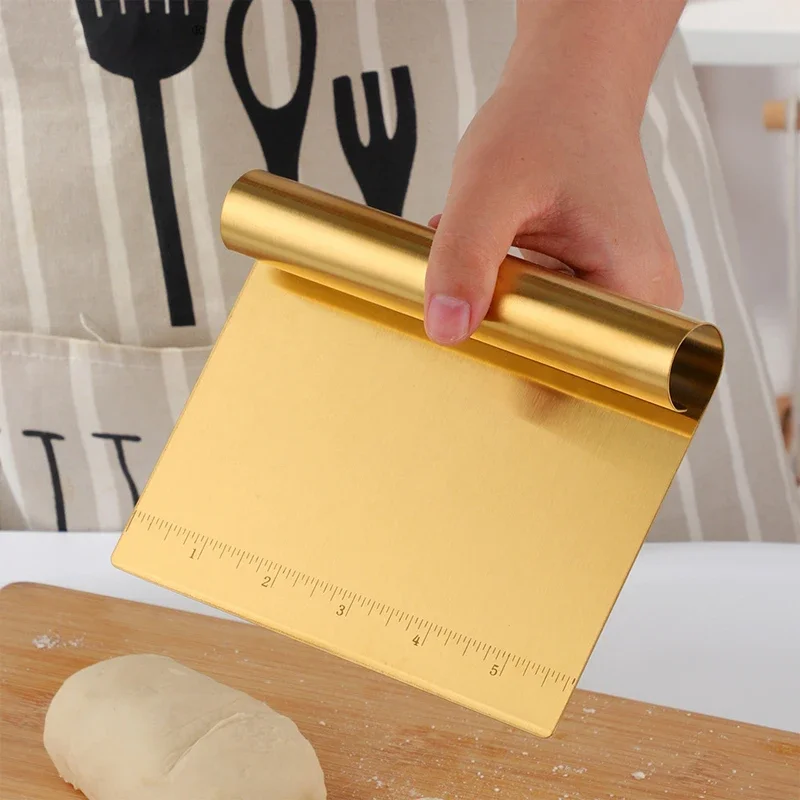 

Gold Noodle Cutter Stainless Steel Pastry Dough Cutter Craper with Scale Measurements for Baking Vegetable Toast Sausage