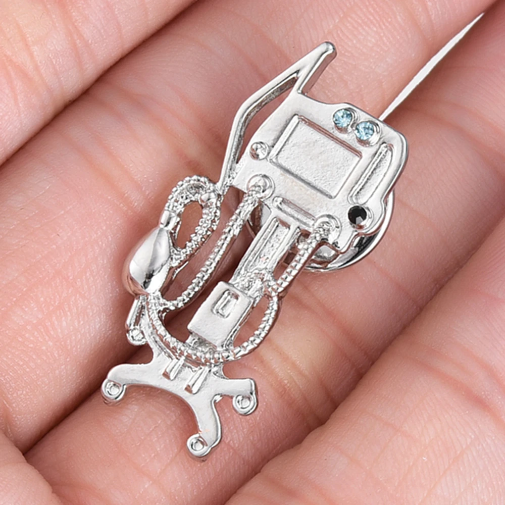 Catuni Ventilator Crystal Creative Medicine Pin Brooch ICU Hospital Medical Lapel Backpack Badge Jewelry for Doctor Nurse Medico