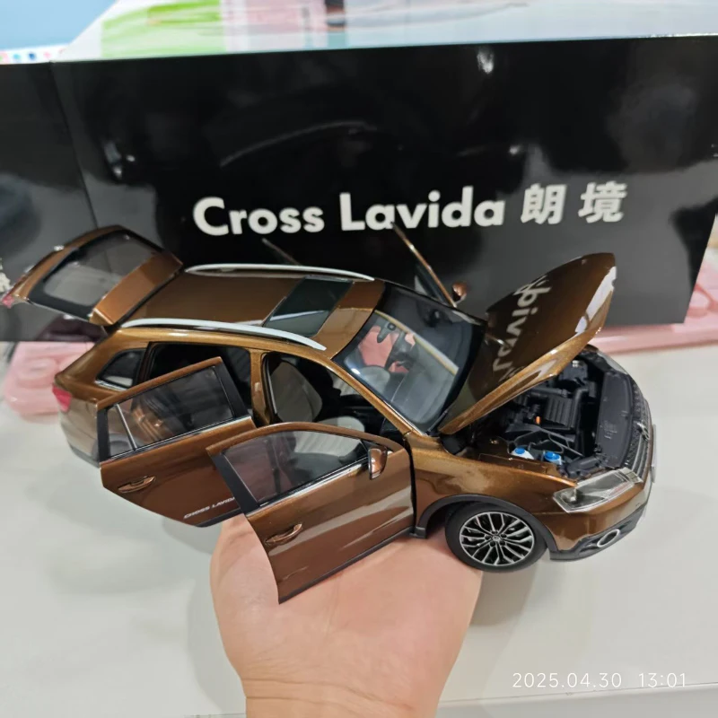 Flaw Diecast 1/18 Maßstab Volkswagen Lavida Legierung Auto Modell Cross Lavida Spielfahrzeuge Sonderangebot Modell Original Box