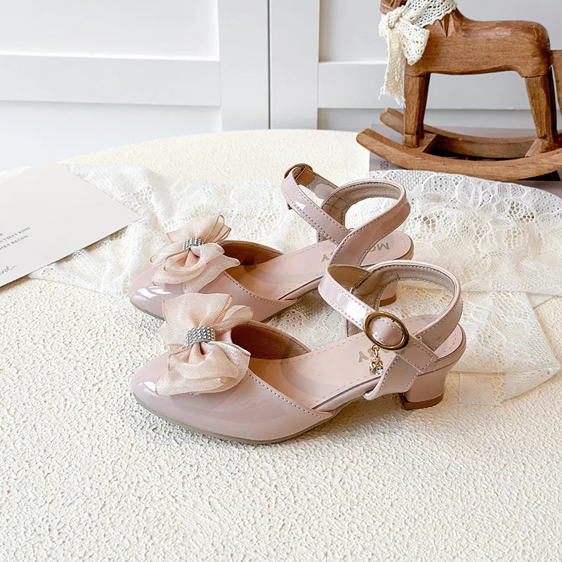 

2026 детская кожаная обувь для девочек, новая весенняя модная нескользящая универсальная обувь принцессы в корейском стиле с мягкой подошвой для вечеринок