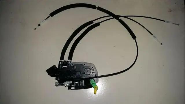 

Корпус дверного замка в сборе для Great Wall voleex C30 OEM: 6105110XJ08XB 6105120XJ08XA 6205110XJ08XA 6205120XJ08XA