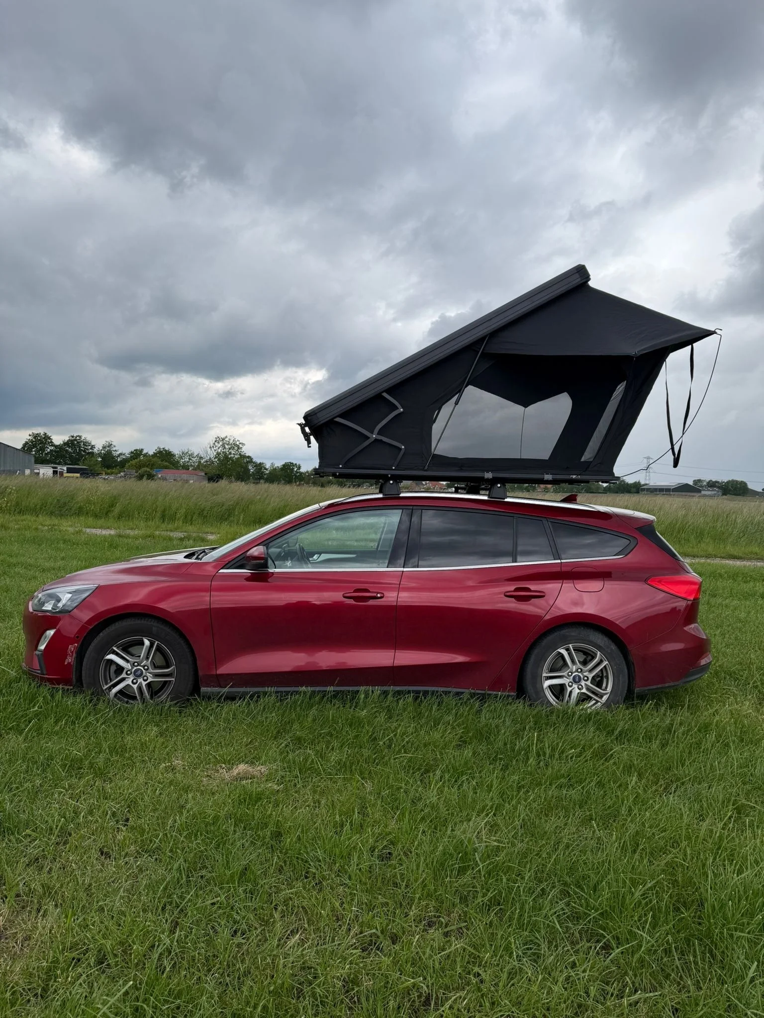 

Factory Price Light Weight Rooftop Tent Aluminum Camping Car Roof Tent Campervan Hard Shell Roof Top Tent For Car