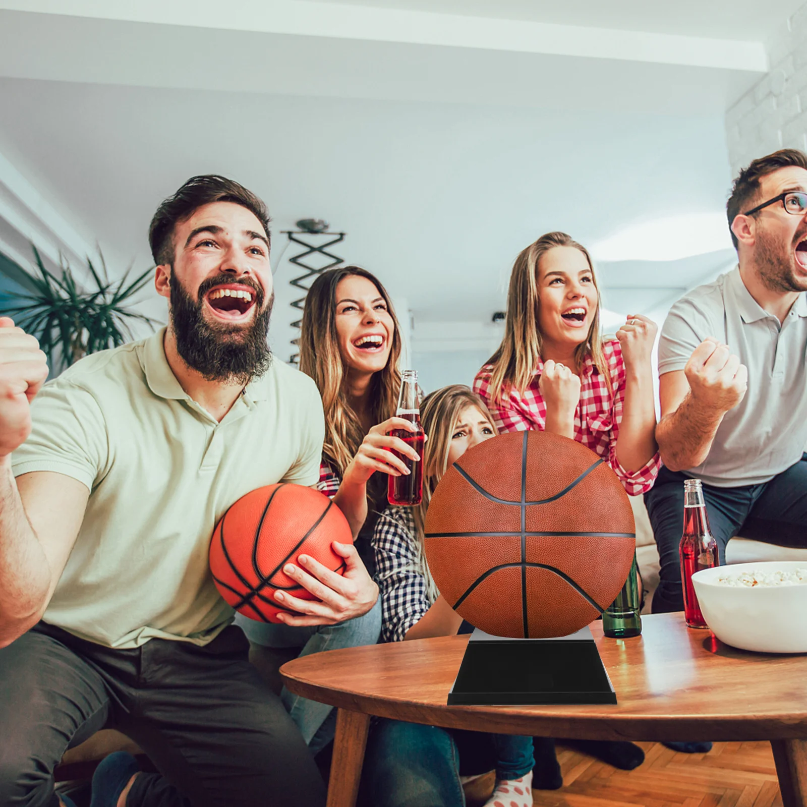 バスケットボールディスプレイスタンド プレミアムボールホルダー スポーツ記念品用 バスケットボール サッカー フットボール ディスプレイラック サッカーボールスタンド