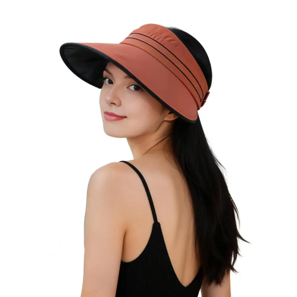 Stylish Commuting Sun Hat Women’s Wide Brim Sun Hat with Ponytail Hole Breathable Uv Protection Floppy Hat for Summer Beach