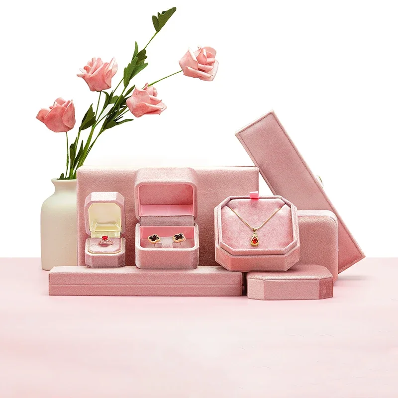

Pink velvet jewelry storage box ring stud necklace pendant bracelet storage and display box wedding and proposal gift box