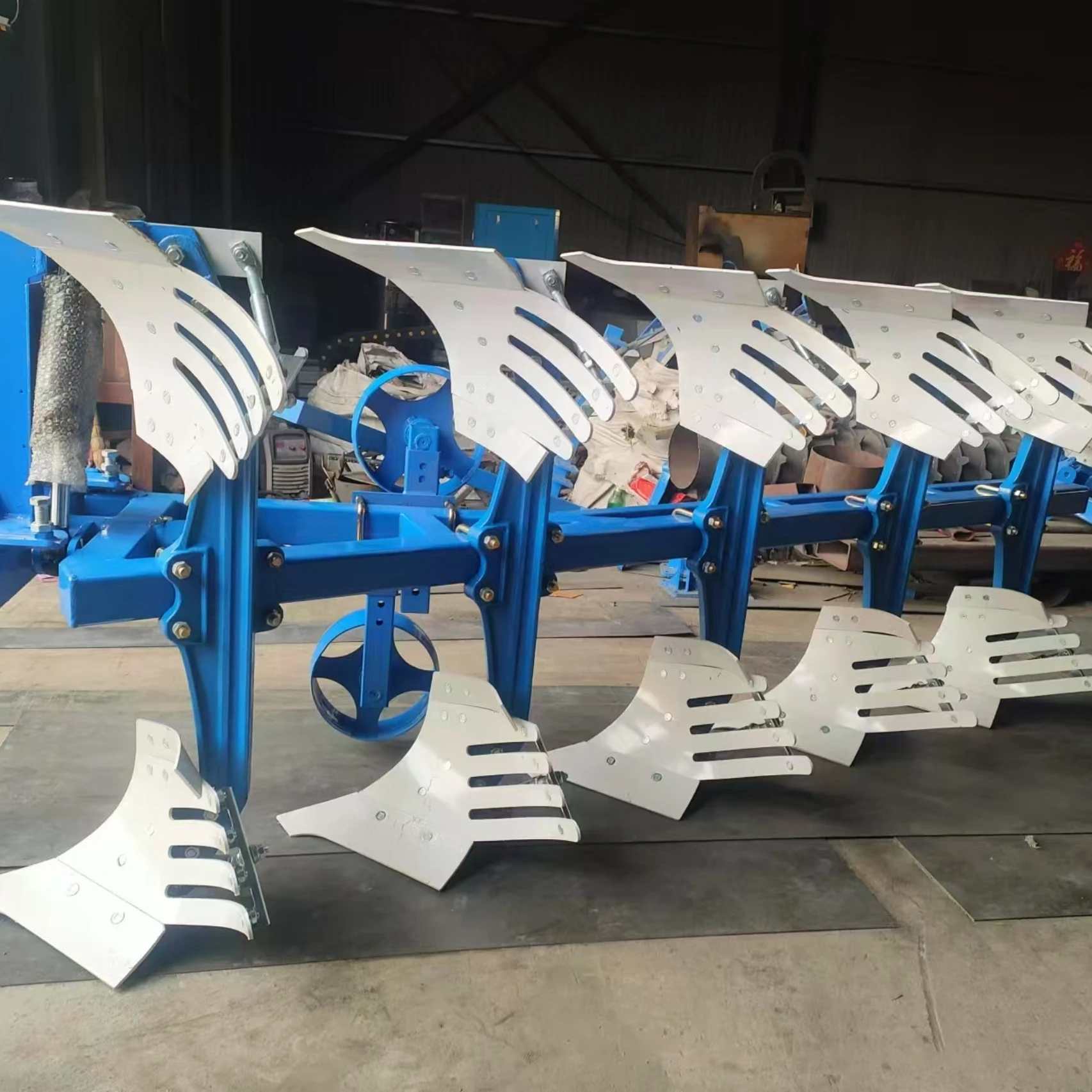 Two/Three/Four Furrow Hydraulic Fully Reversible Gearbox & Engine Plough With Motor Bearing Gear For Tractor Long Service Life