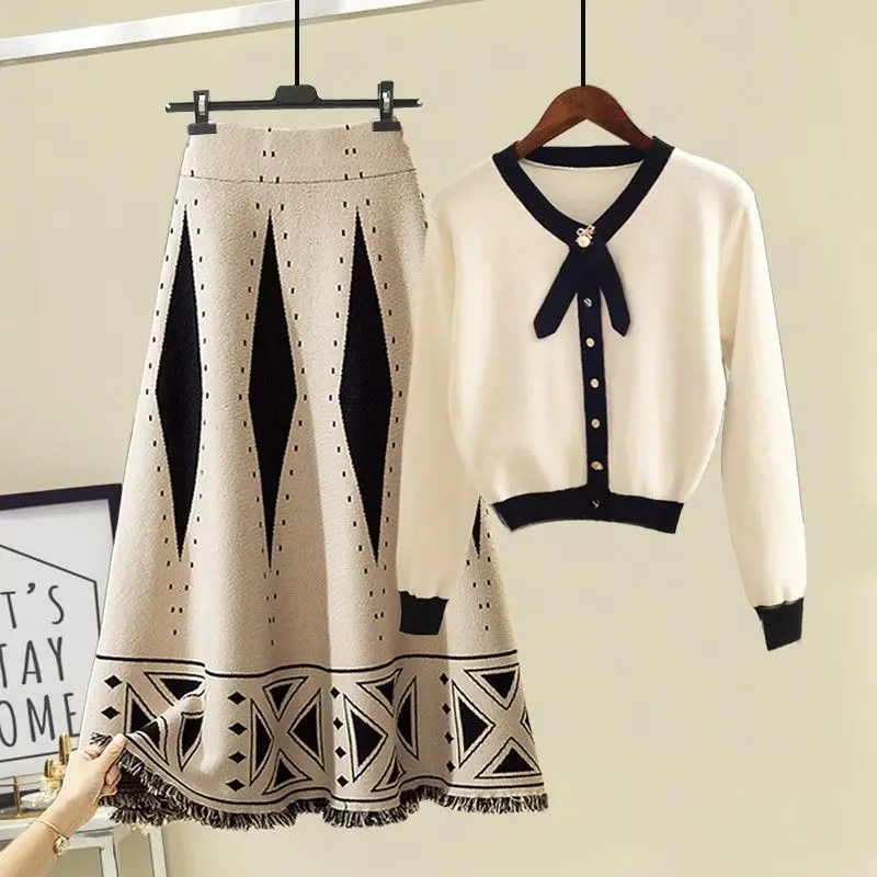 Large size autumn and winter women\'s set fashionable long sleeved knitted sweater+knitted skirt two-piece set trendy
