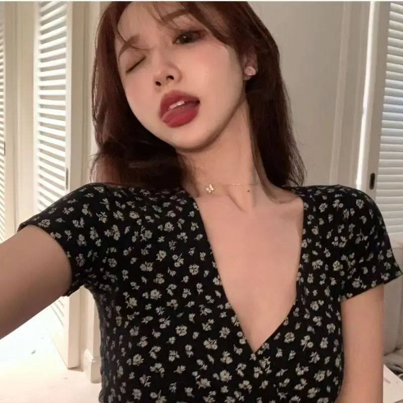NOVEDAD DE VERANO 20225, camiseta de manga corta con cuello en V Floral Retro francés, Top informal de moda para mujer, Top Sexy ajustado de alta calidad