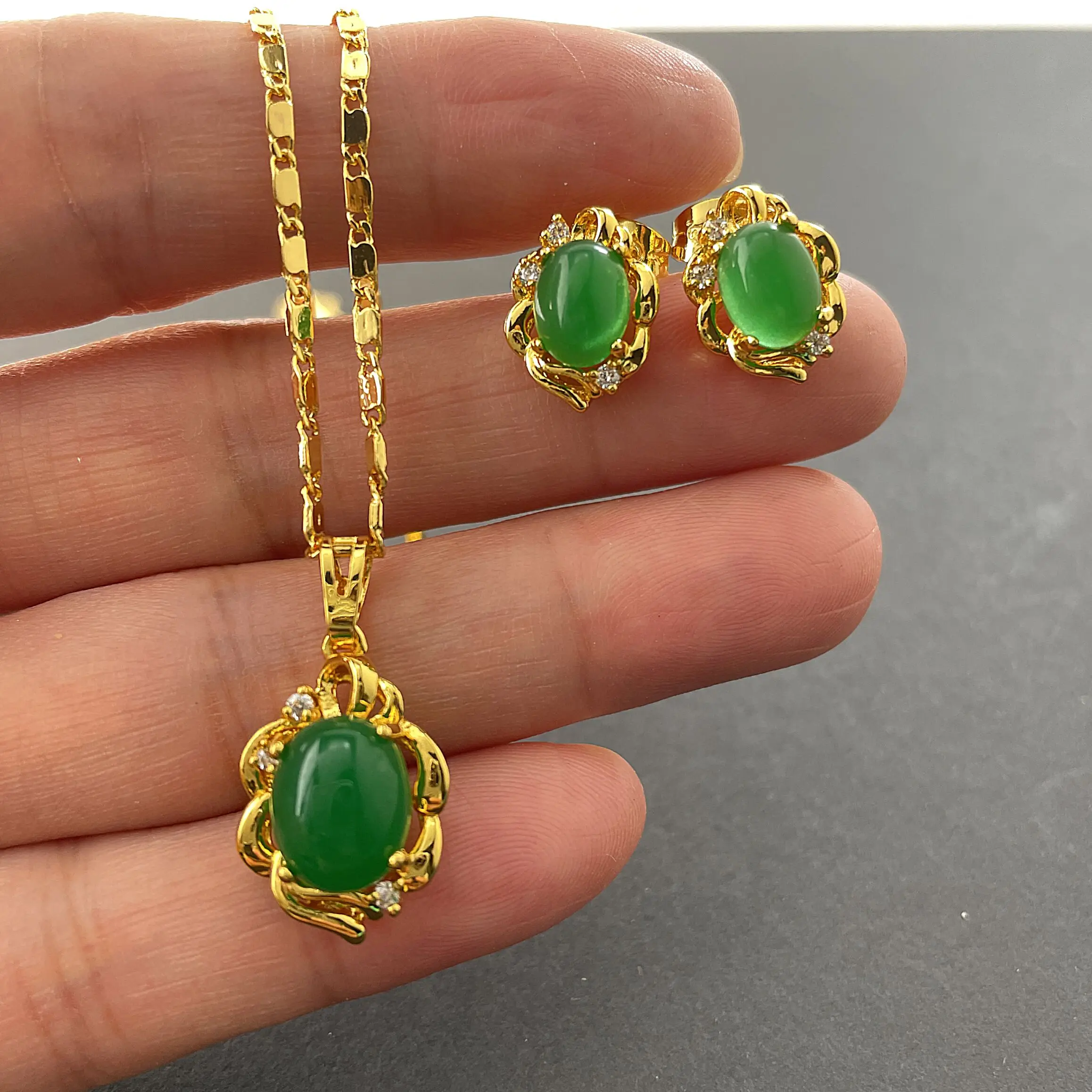 24k Gold Plated Emerald Pendant Necklace Earring Jewelry Set For A Woman's Engagement Gift