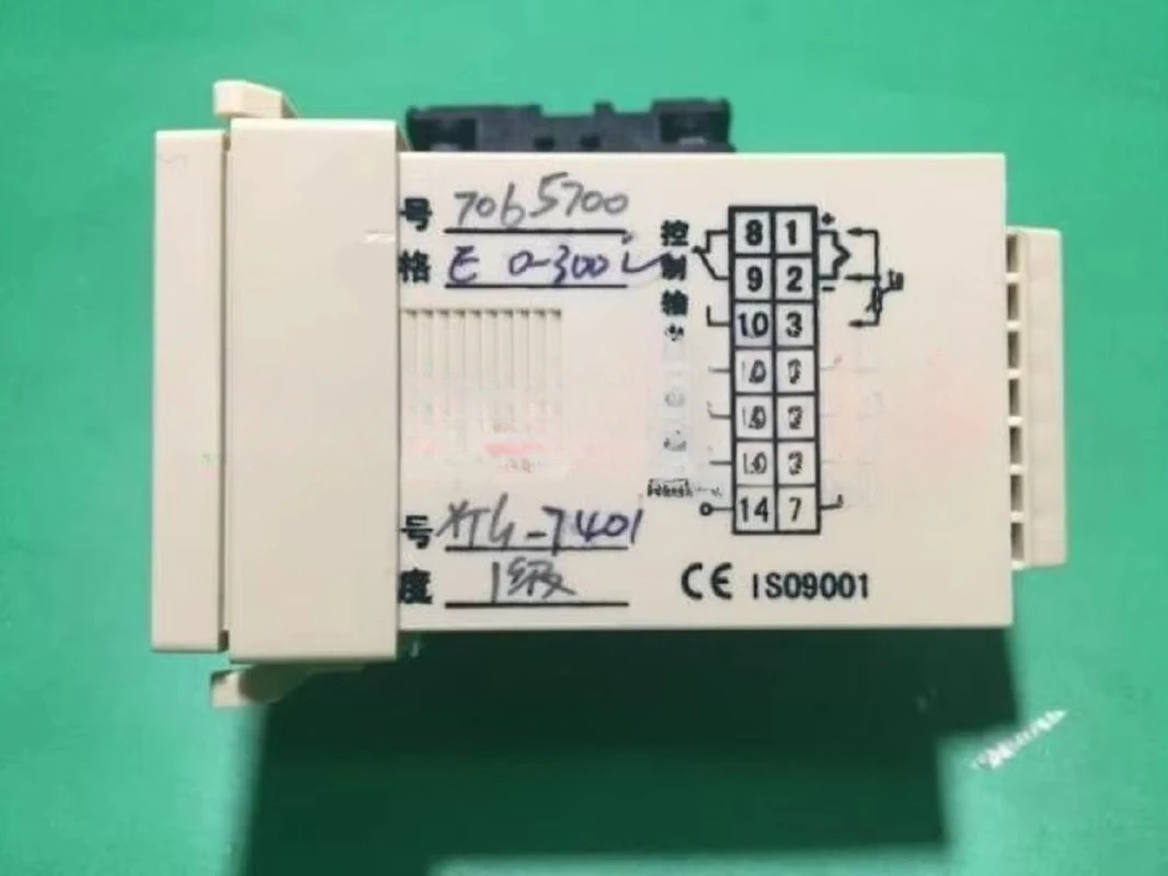 The manager recommends Yuyao temperature instrument factory XTG-7000 series industrial temperature controller XTG-7401 spot