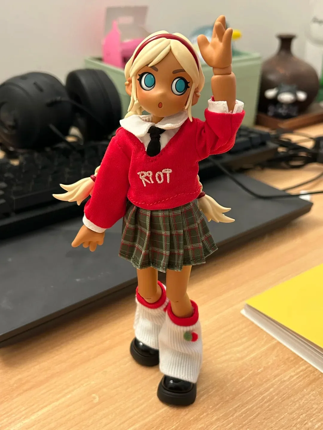 

Pop Mart Peach Riot, милая и интересная игрушка 1/8 Bjd, экшн-фигурка, зимняя перерыв, серия Ootd, слепая коробка, коллекция-сюрприз, подарки