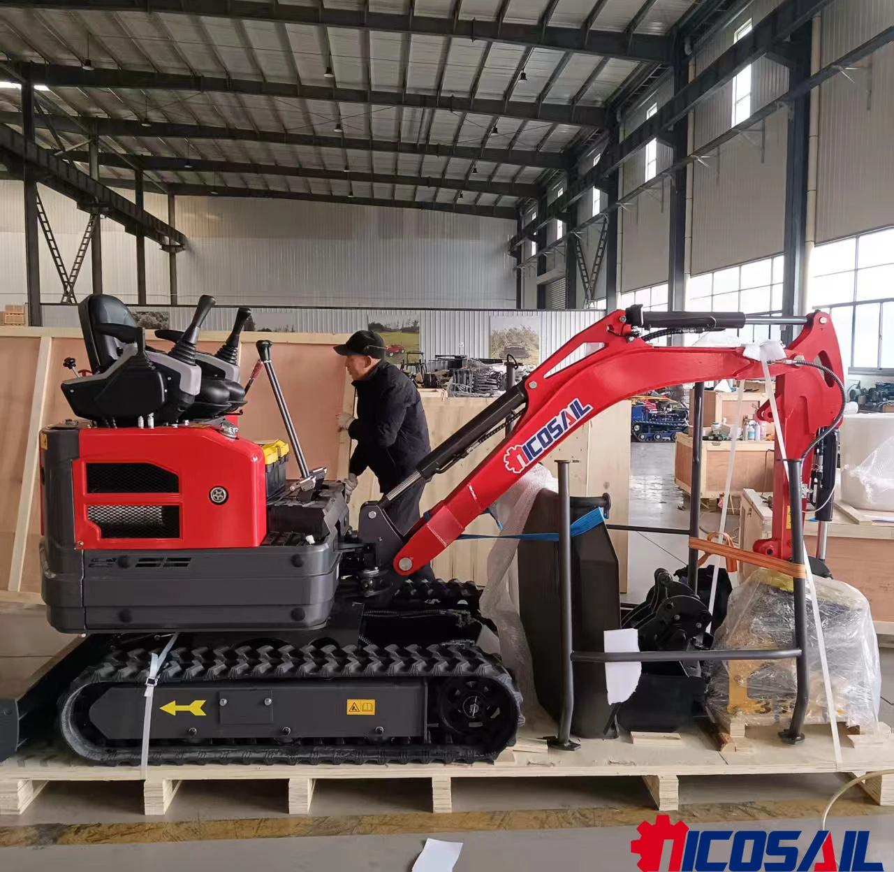 

Municipal Maintenance 1.8Ton Mini Excavator 1800kg EPA CE Approved for Road Patching & Drainage Work