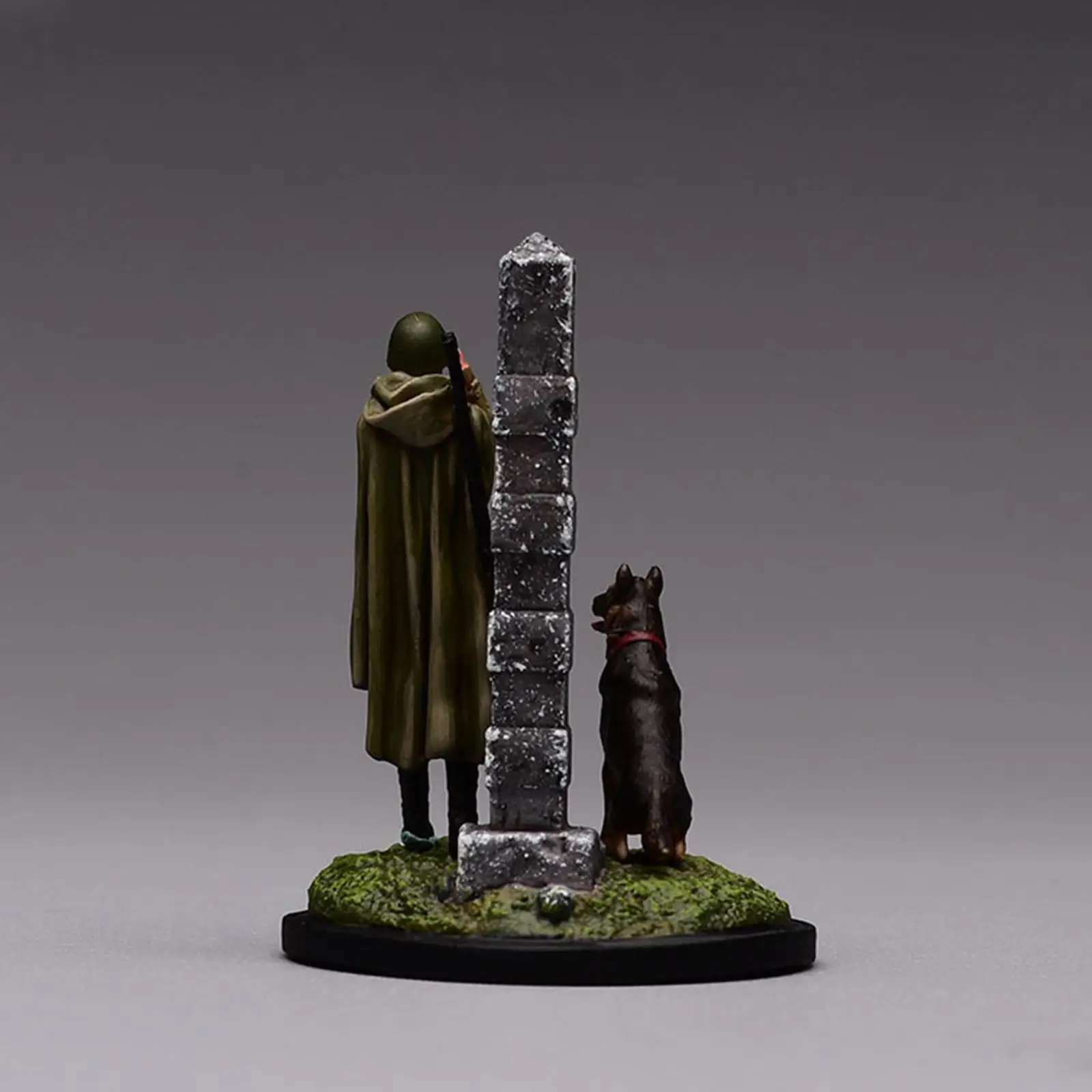 

1/64 Man And Dog Figures Ornaments Painted for Dioramas Model Train Scenes