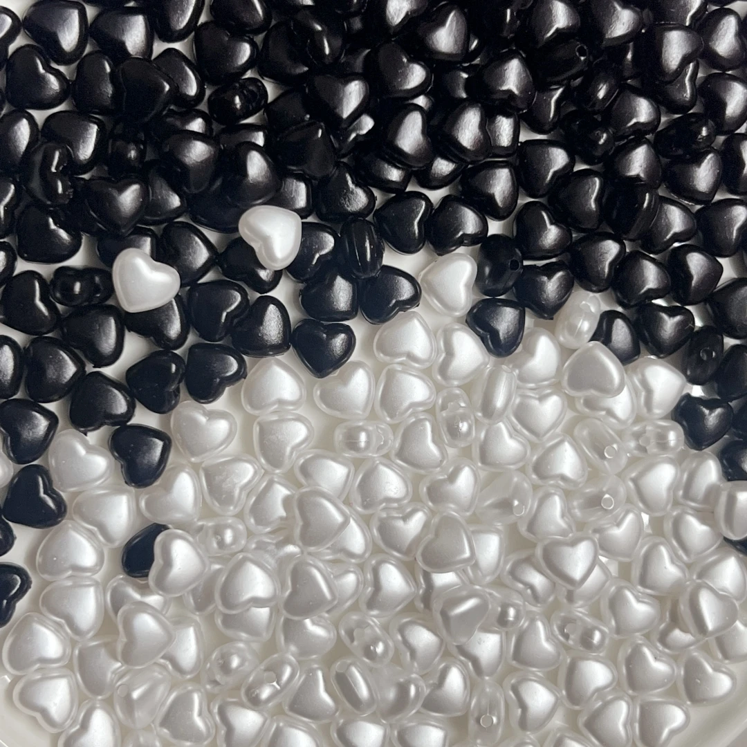 9mm Acryl-Herzform, Schwarz und Weiß, DIY-Dekoration, Ornament, Hängedekoration, Perlen zur Ornamentherstellung, Dekorativ