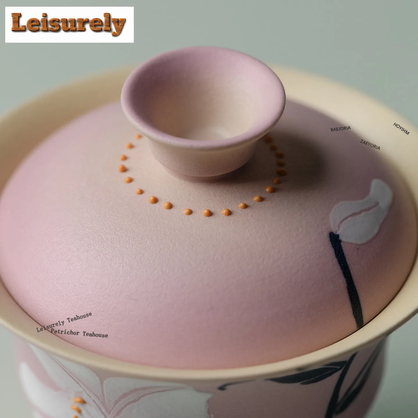 HOYIHM 120ml Peach Pink Hand-painted Lily Gaiwan Zen Tea Tureen Tea Bowl with Lid Kit Tea Maker Cover Bowl Tableware Ornaments