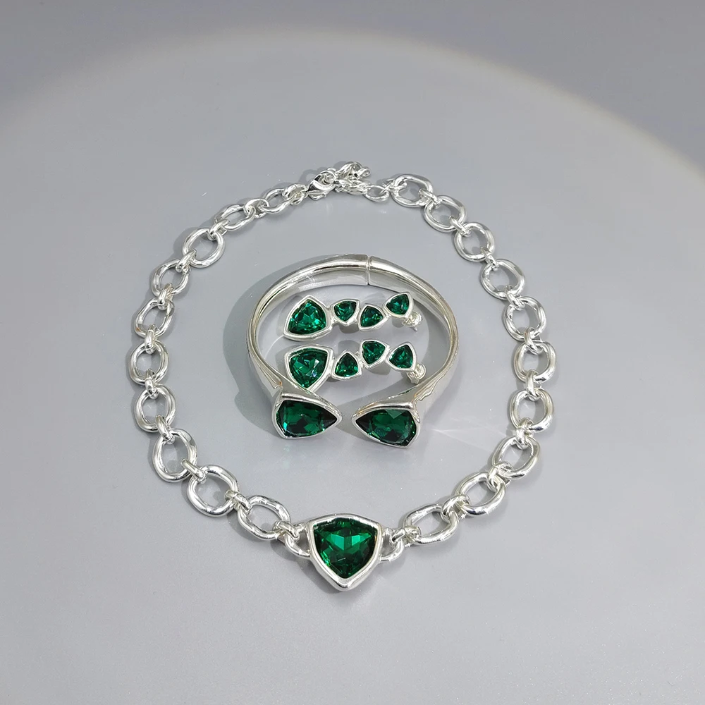 

Subtle high-end emerald jewelry set, exquisite commuting versatile necklace, bracelet, earring