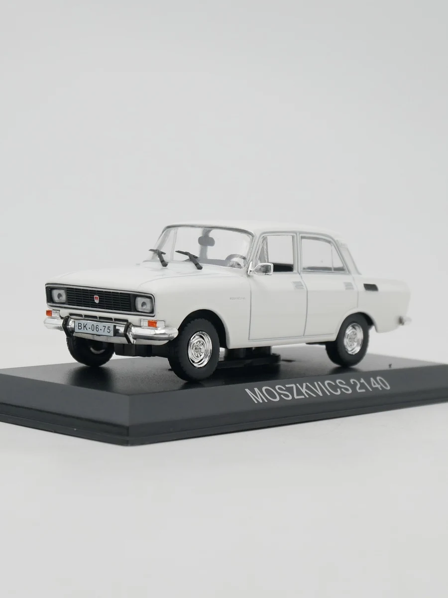 Ixo / Ist 1:43 Moskvich 2140 Diecast Car Metal Toy Vehicle Models