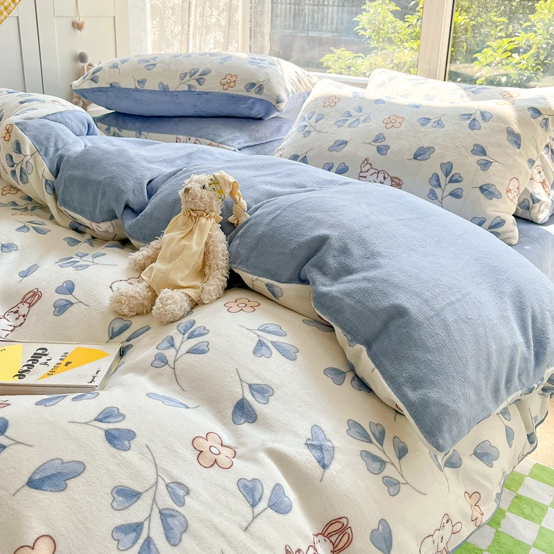 

Теплый флисовый комплект постельного белья из четырех предметов для студентов, осенне-зимний комплект из молочного вельвета из трех предметов для общежития, стильный дизайн