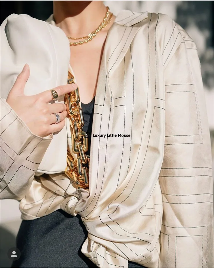 

Sanville Classic Geometric Embroidery Logo Loose Long Sve 00% Silk irt Street Sle Straight Cut Button up Women's Prem...