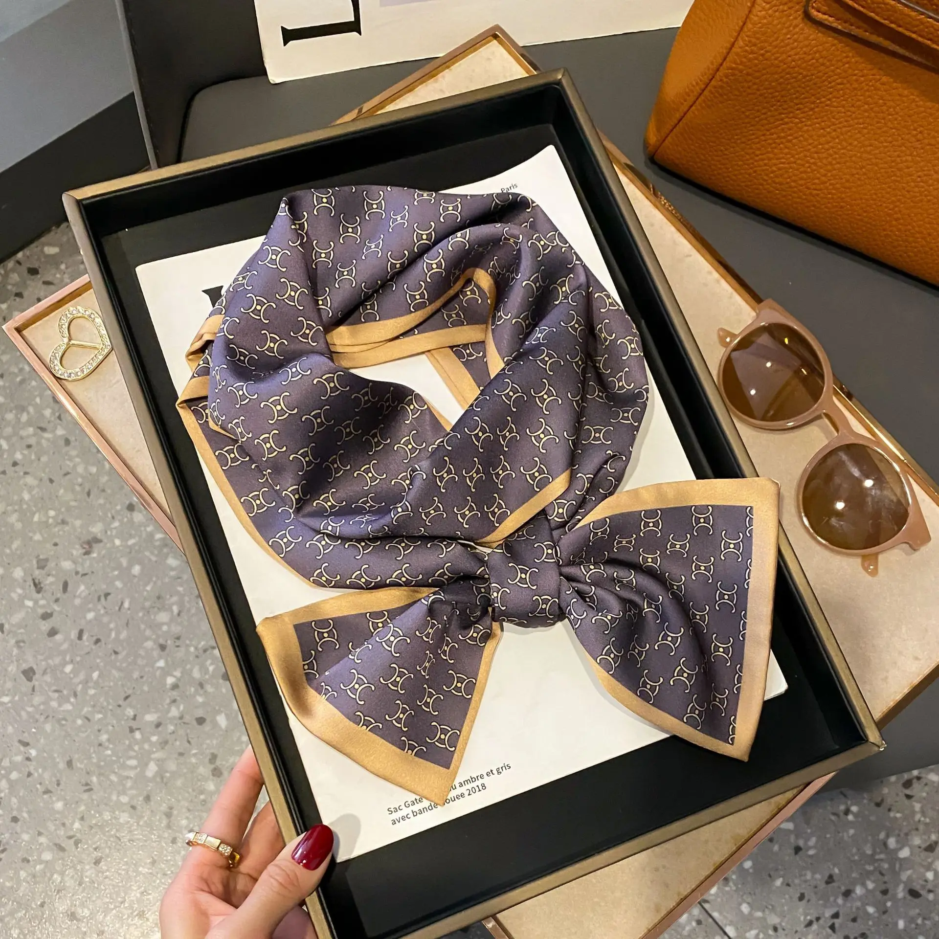 ربيع المرأة الحرير يشعر المطبوعة تصميم وشاح شال الأزياء الفاخرة طويلة ضيقة الأوشحة الحريرية الصغيرة السيدات عقال الحجاب