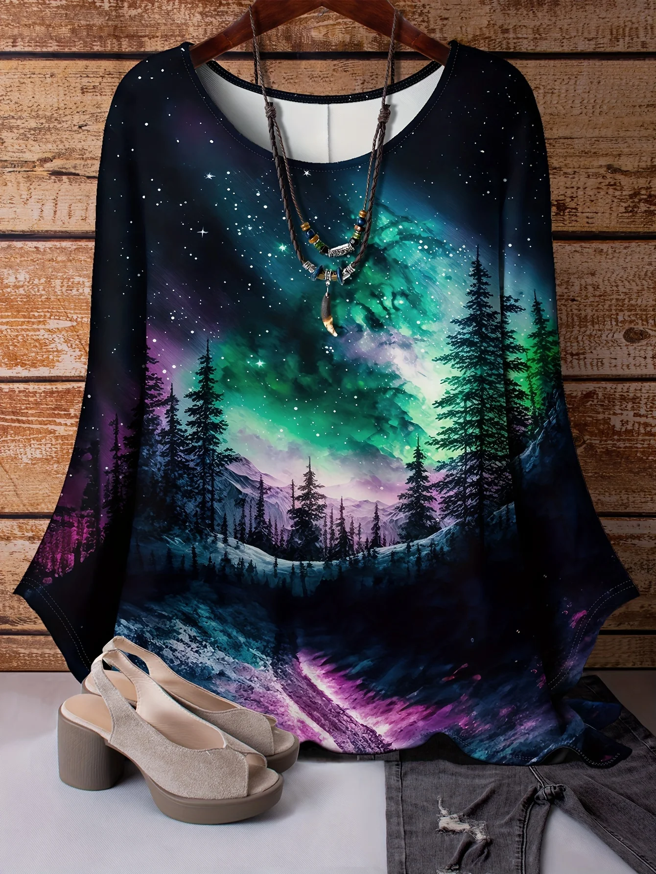 

Ladies' Relaxed 3D Night Sky Green Aurora Borealis Print Long Sleeve Round Neck T-Shirt - Polyester Blend,Knit Construction,