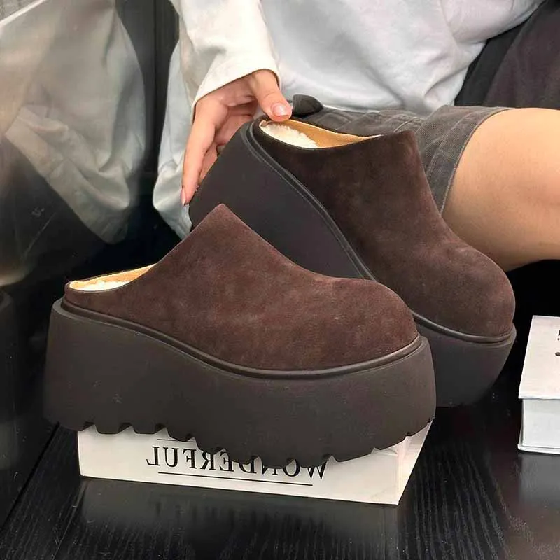 Pantofole da donna con plateau e tacco alto Scarpe da passeggio alla moda in pelle scamosciata Décolleté di tendenza da donna Abito con cinturino