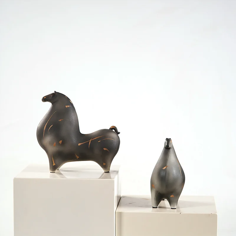 Light luxury Song Dynasty aesthetic decorative horse ornament new Chinese model room open grid