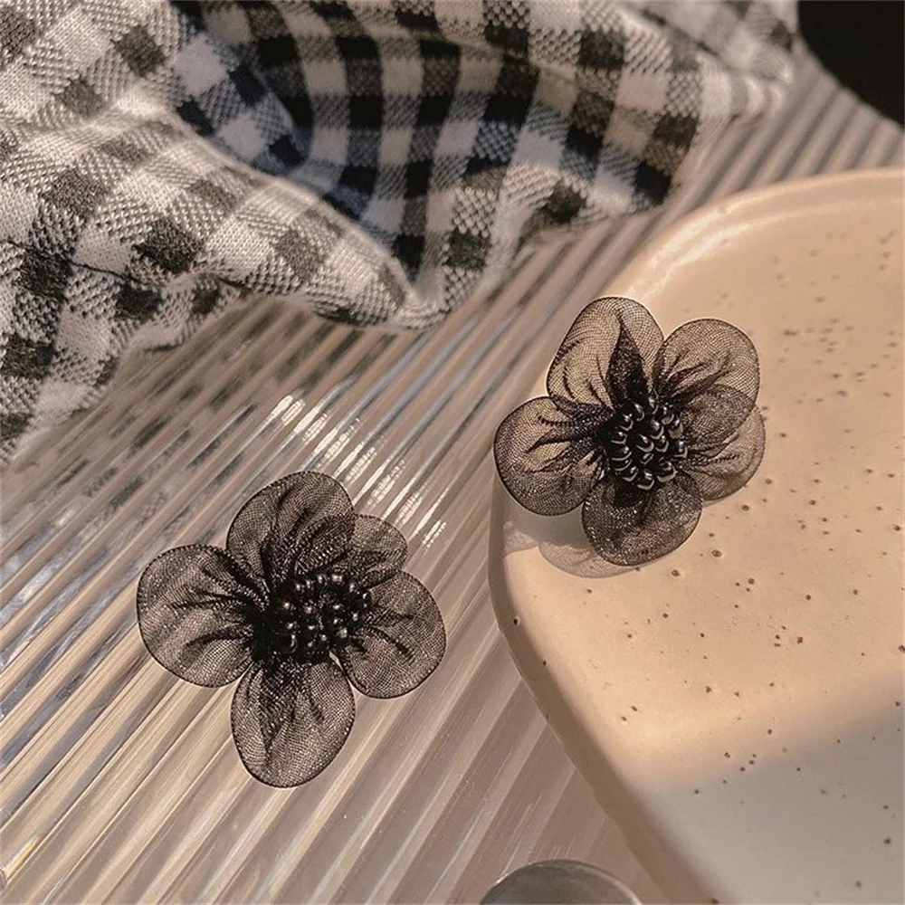 Luxury Black Lace Flower Stud Earrings Acrylic Bead Flower Bud Earrings For Women Simple Fashion Jewelry Accessories
