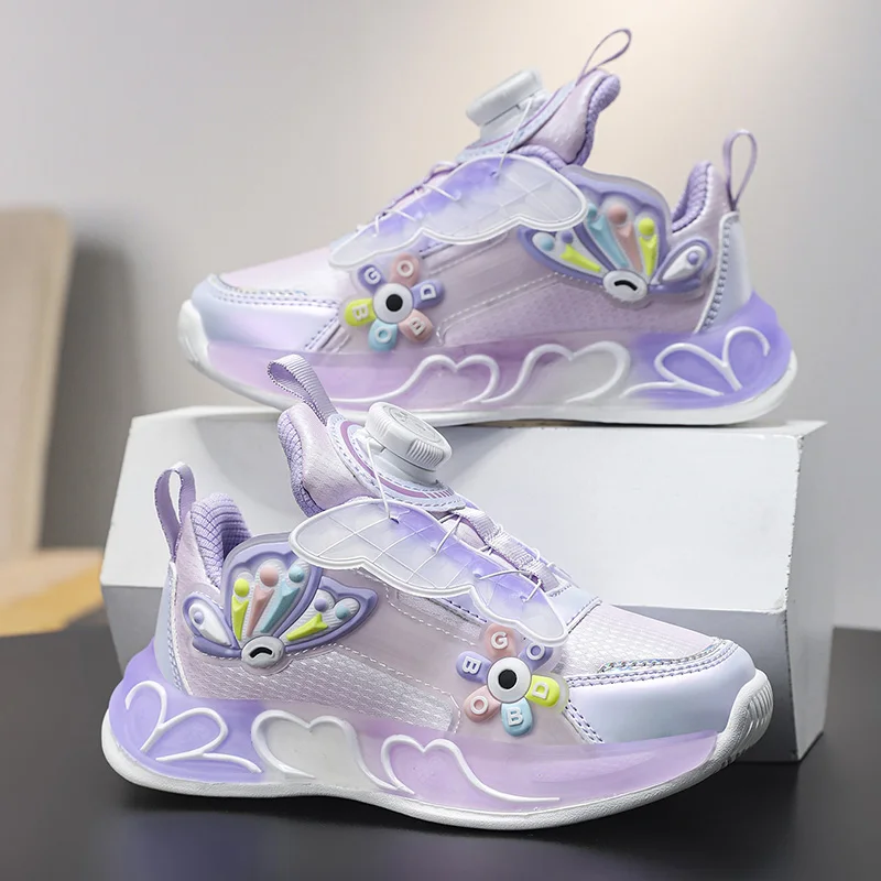 

Пара детских спортивных кроссовок с ударопрочной защитой носка и удобной поворотной застежкой YY-T190-1