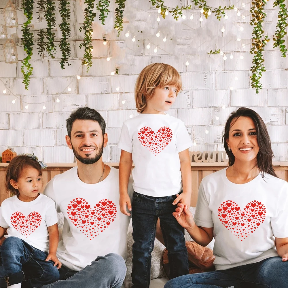 Simple Love Printed Family Matching Shirts Casual Fashion Short Sleeve Dad Mom and Me Family Look Outfits Summer Clothes