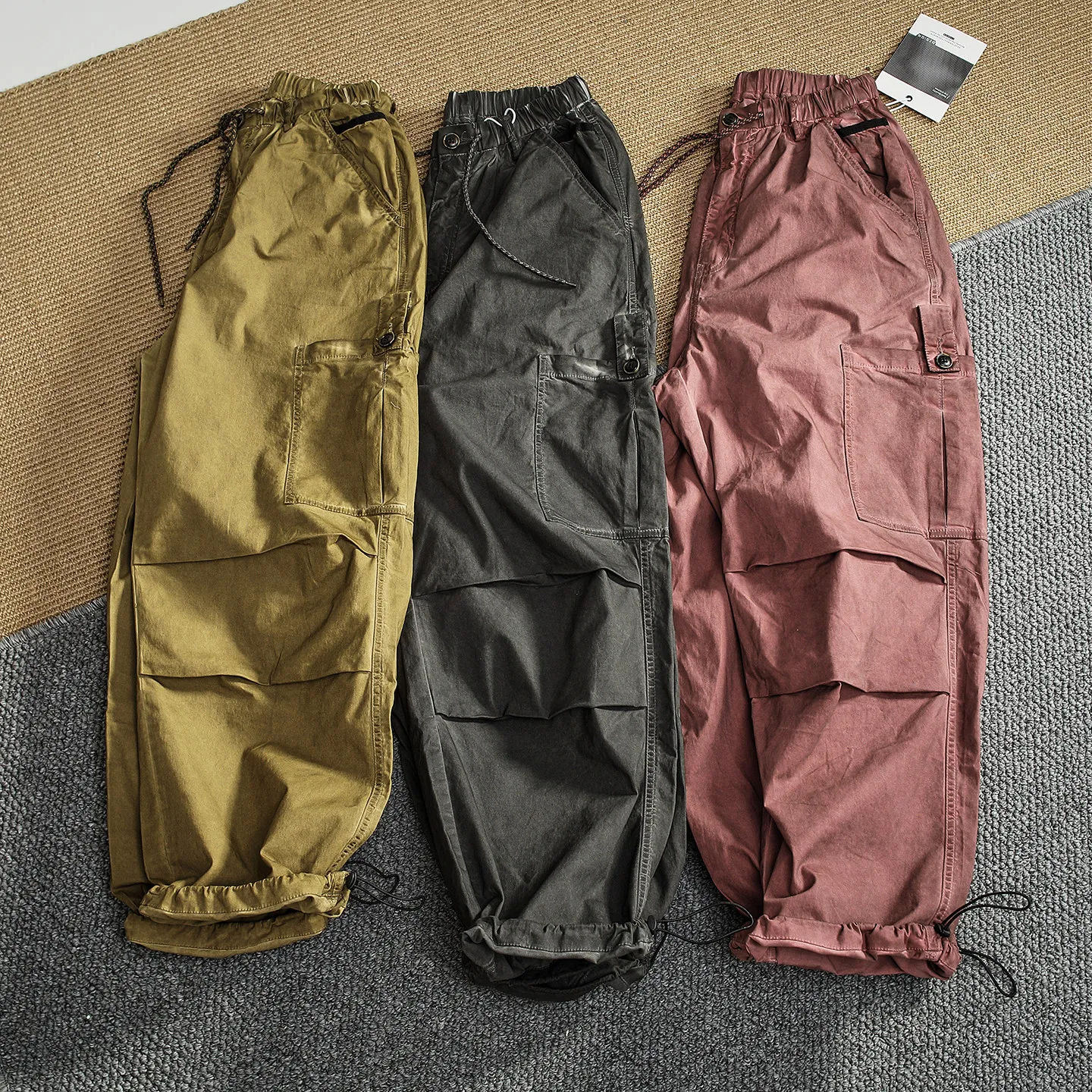 Men's Drawstring Elastic Waist Cargo Pants Vintage Multi Flap Pockets Loose Wide Leg Straight Casual Streetwear Trousers