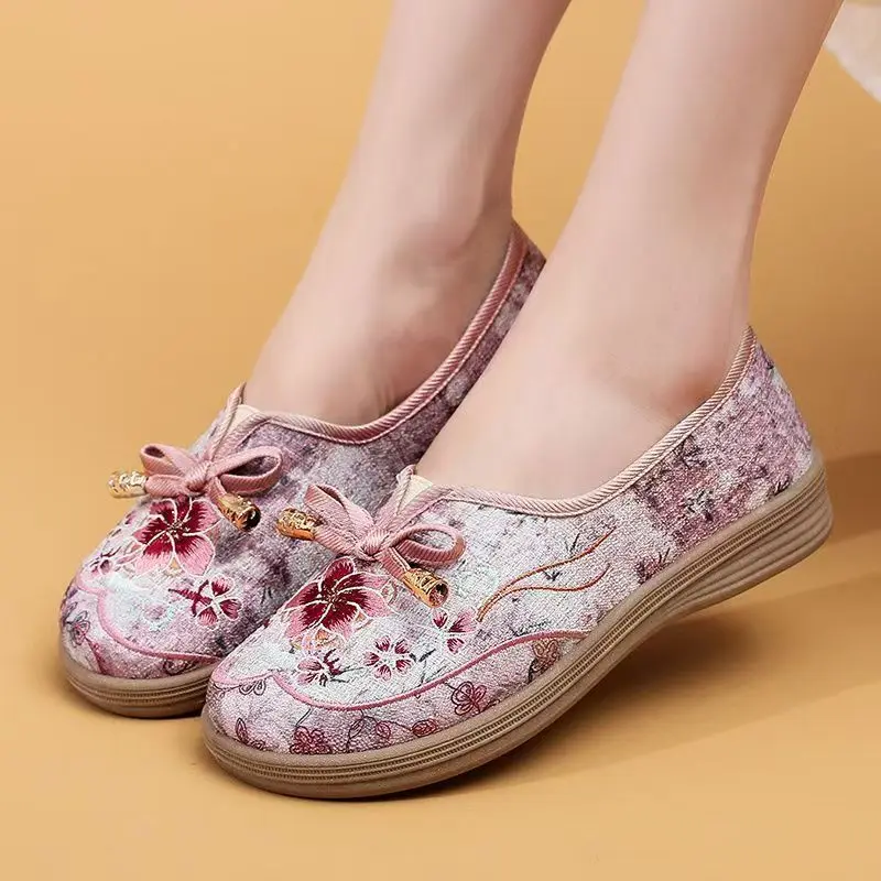 2026-women-new-canvas-print-flat-sole-shoes-spring-autumn-round-toe-shallow-slip-on-ethnic-style-middle-aged-elderly-nude-shoes