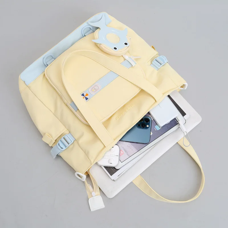 Multifunctional Mommy Tote Bag, Large‑Capacity Fashion Women Shoulder Bag, Casual Outdoor Travel & School Satchel Hand view 2