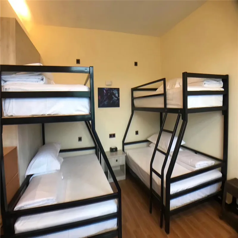 Apartamento americano para adultos, litera alta y baja para estudiantes, litera de hotel temática de deportes electrónicos, cama superior e inferior de hierro
