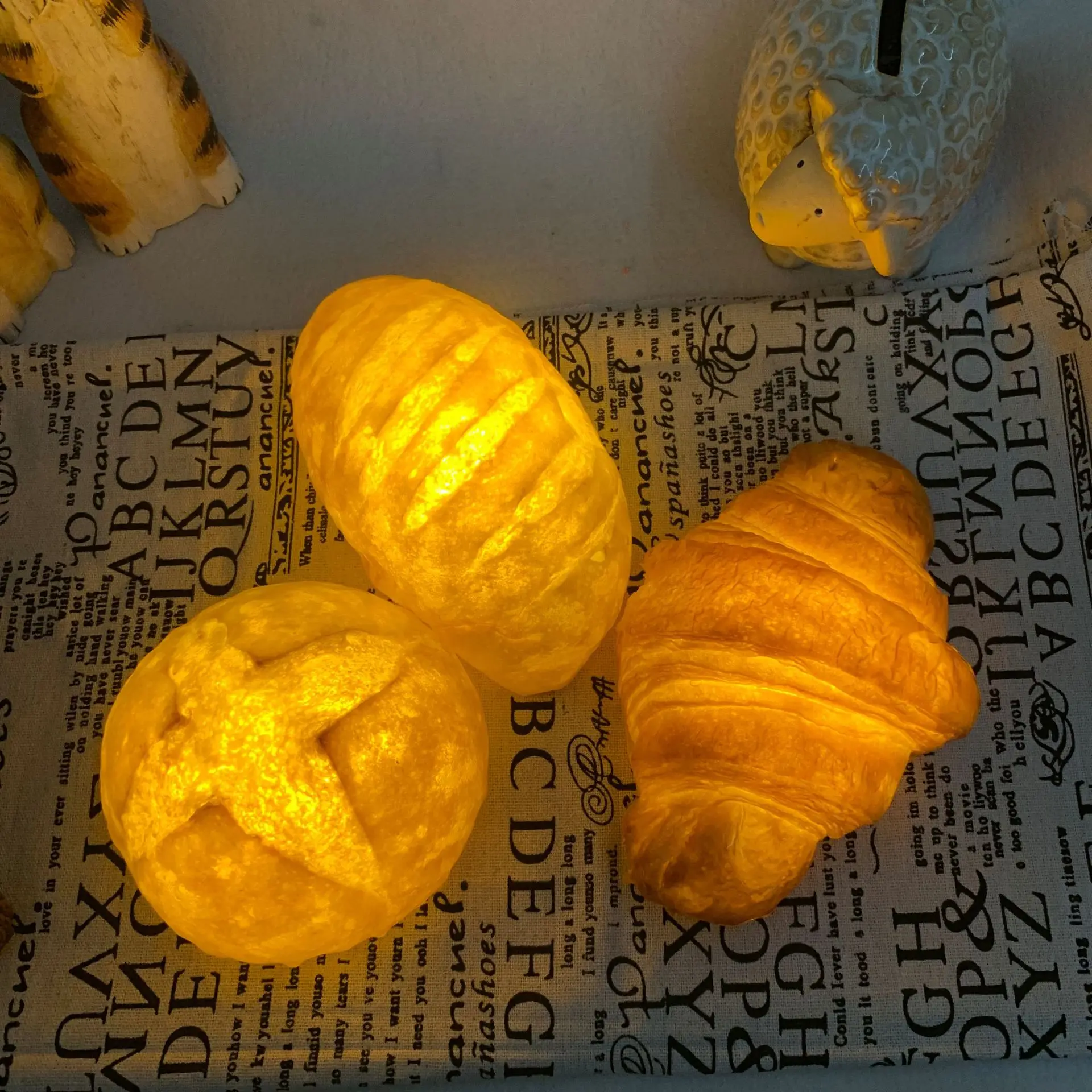 Artifical Croissant Bread Light Atmosphere Lamp LED Bread Lamp LED Night Light Cake Shop Decoration Great Gift