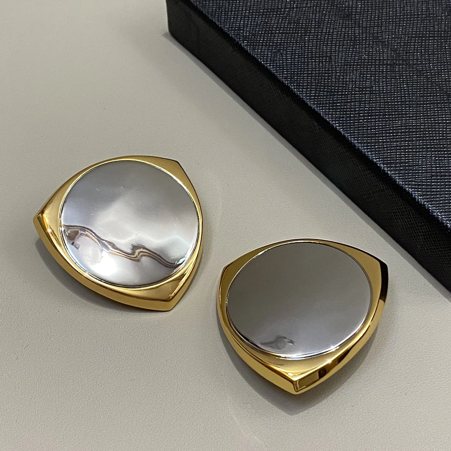 

Fashion Famous Designer Geometric Mirror Earrings Women Luxury Europe Jewelry Trend