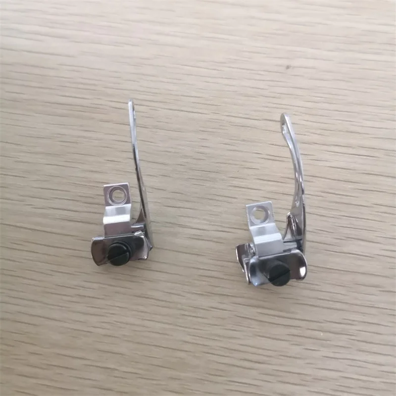 M700 Overlock Machine Overlock Machine Small Yarn Trapper, Tweezer Assembly on Needle Bar, 209681 Three-Wire Four-Wire Five-Wire