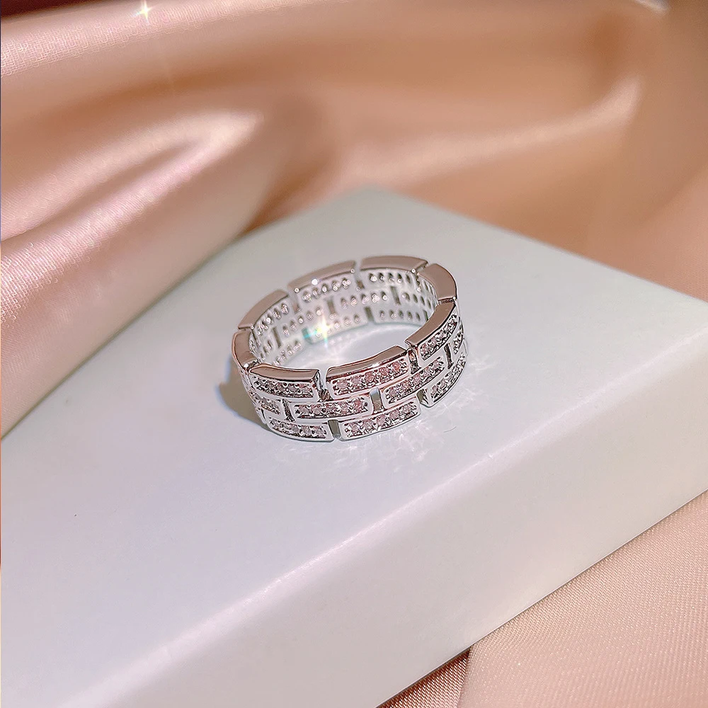 Huitan Fashion Linked Wedding Bands Silver Color Rings for Women Paved White CZ Geometric Shape Finger-ring Statement Jewelry